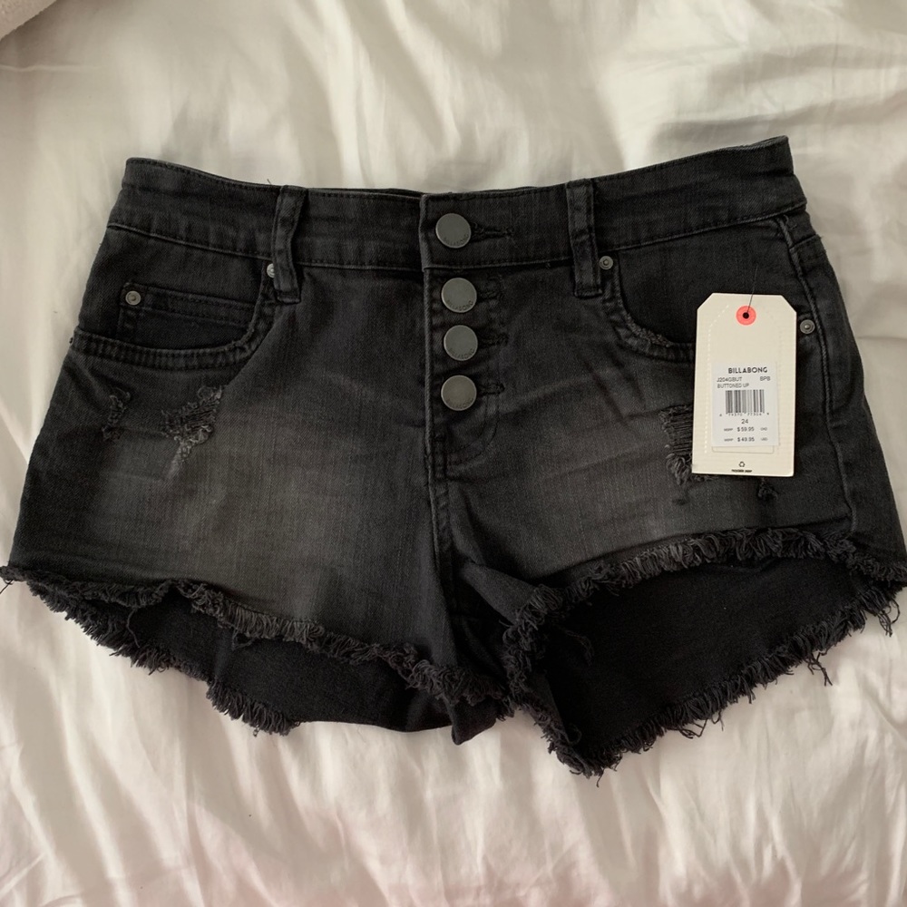 MAKE AN OFFER! NWT TAG BLACK SHORTS